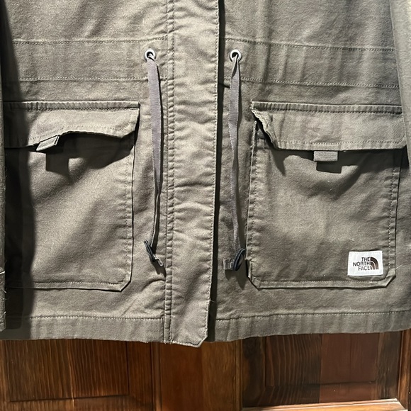 TheNorthFace Jacket women’s XL . so cute, just to big . never worn - Picture 4 of 6